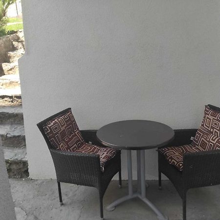 Ajsha Guesthouse Яйце Екстериор снимка