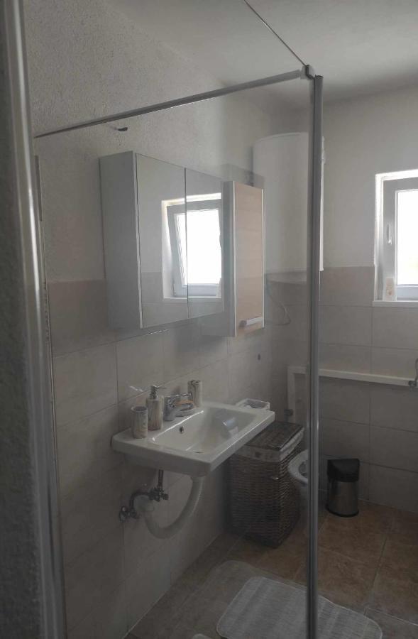 Ajsha Guesthouse Яйце Екстериор снимка