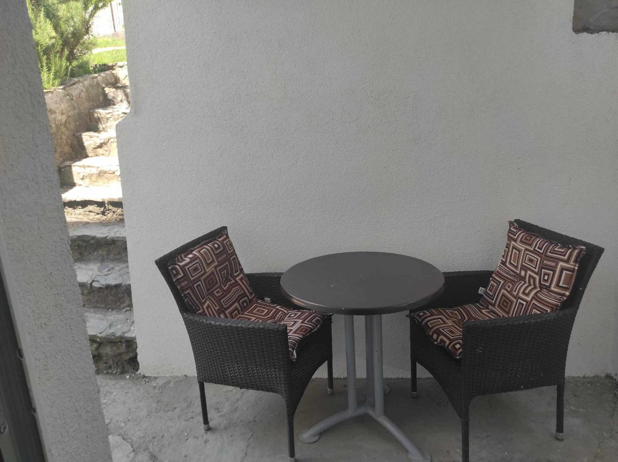 Ajsha Guesthouse Яйце Екстериор снимка